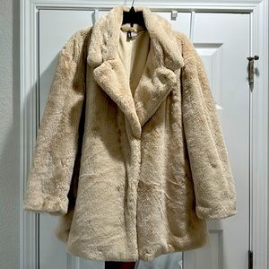 H&M divided imitation fur coat size XL beige
